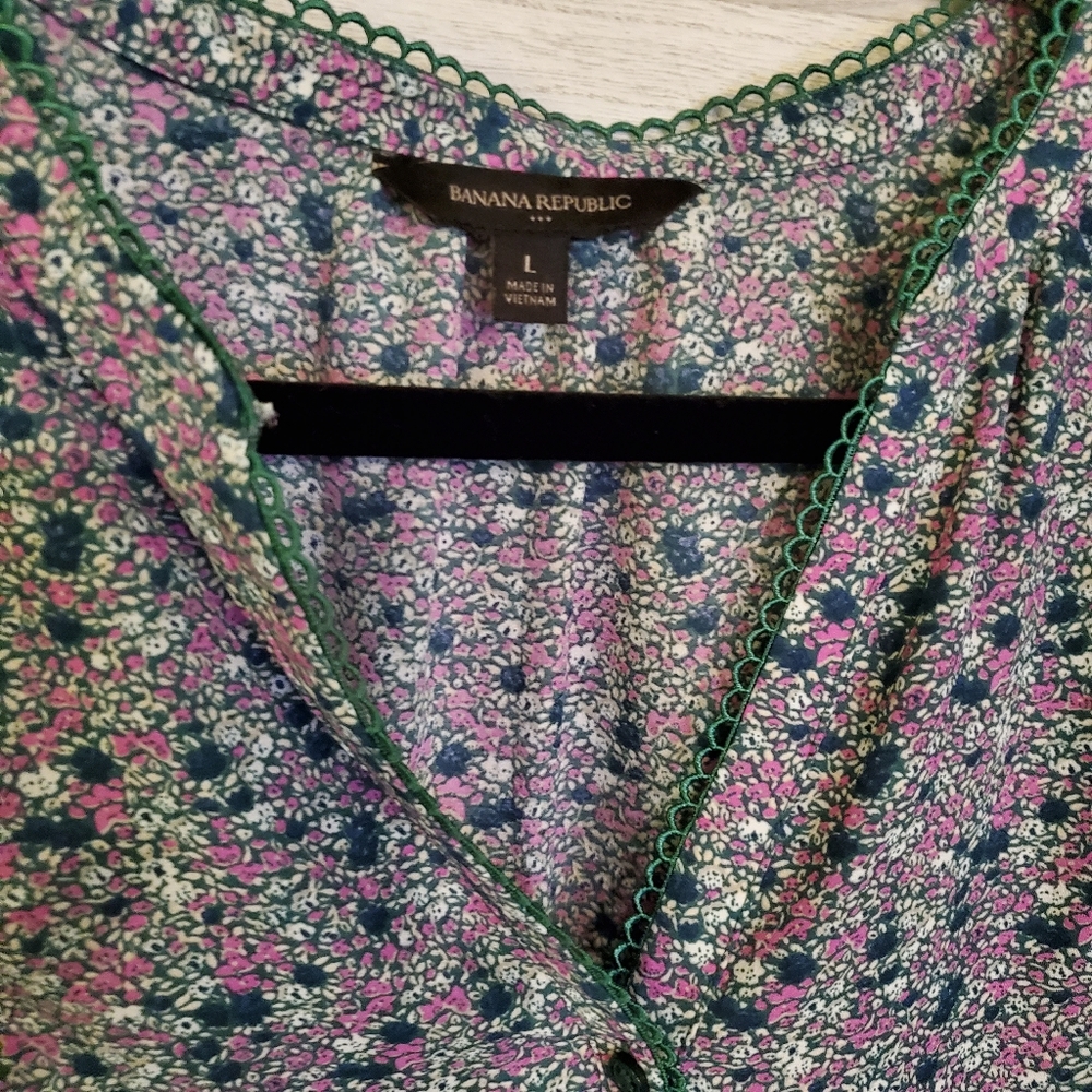 😀FREE W PURCHASE😀Bananna Republic Scallop Trim Floral Print Shirt Sz L - Picture 5 of 8